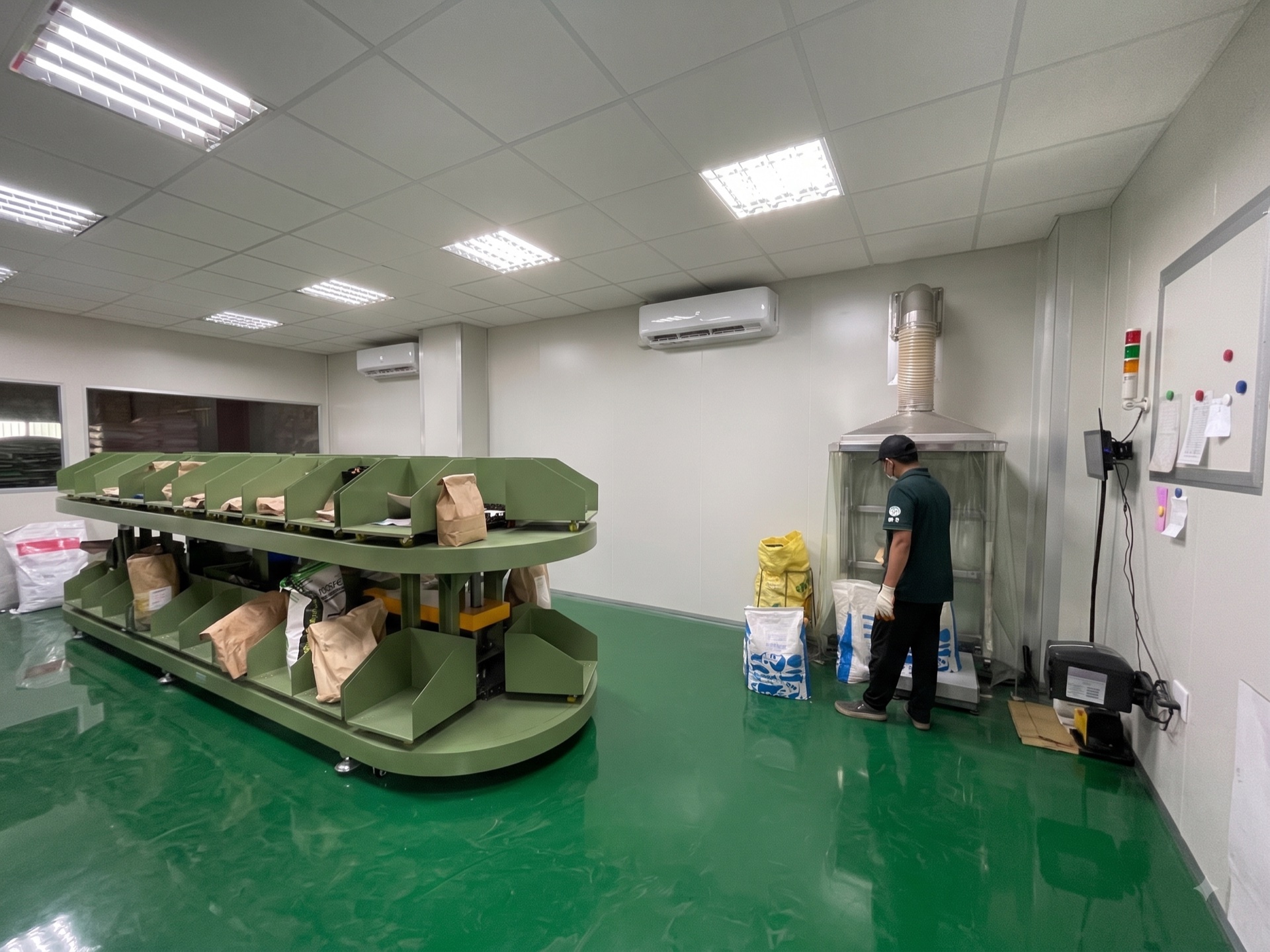 精料微量秤重作業區